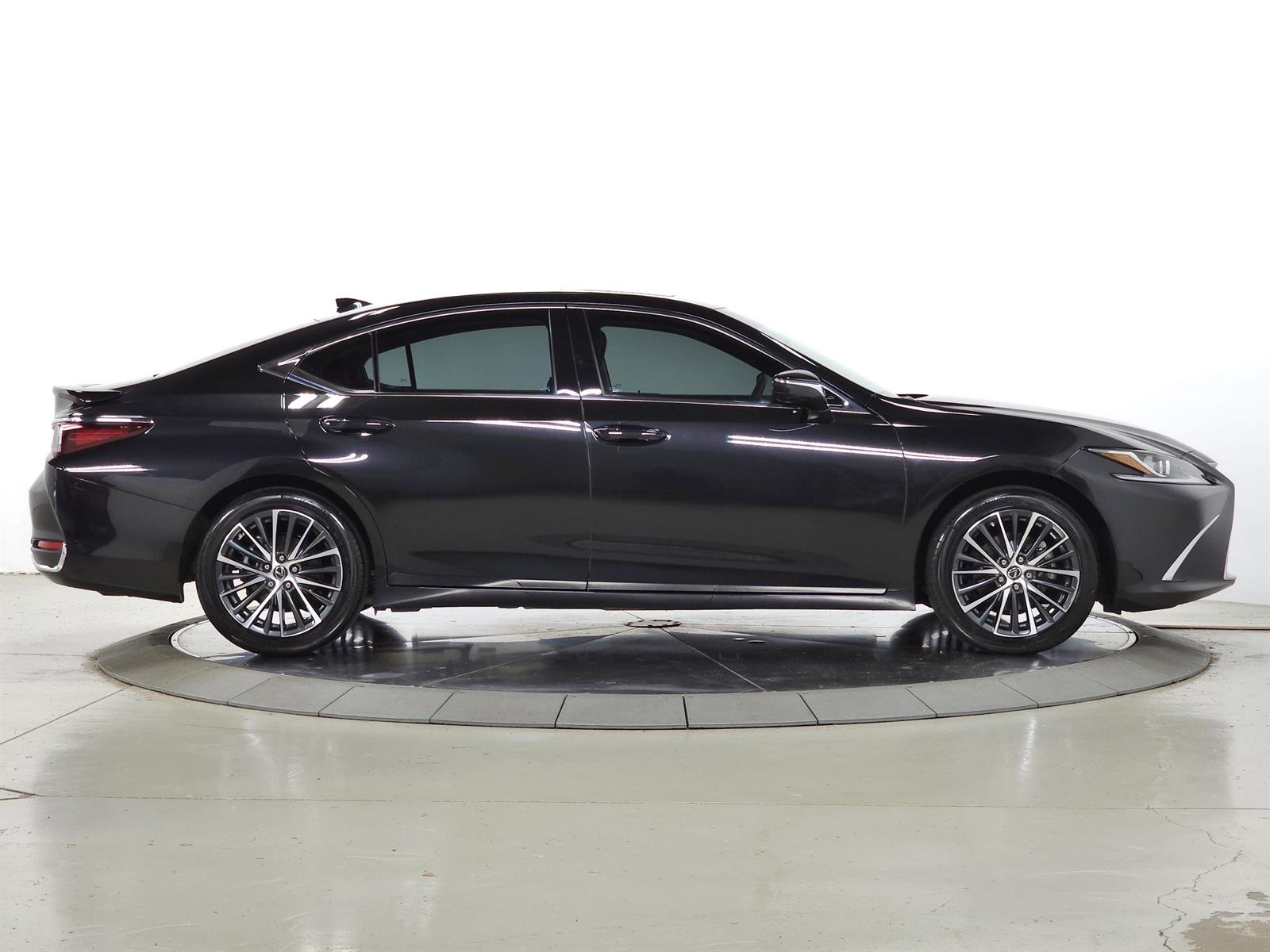 Certified Used 2024 Caviar Lexus PREMIUM image 11
