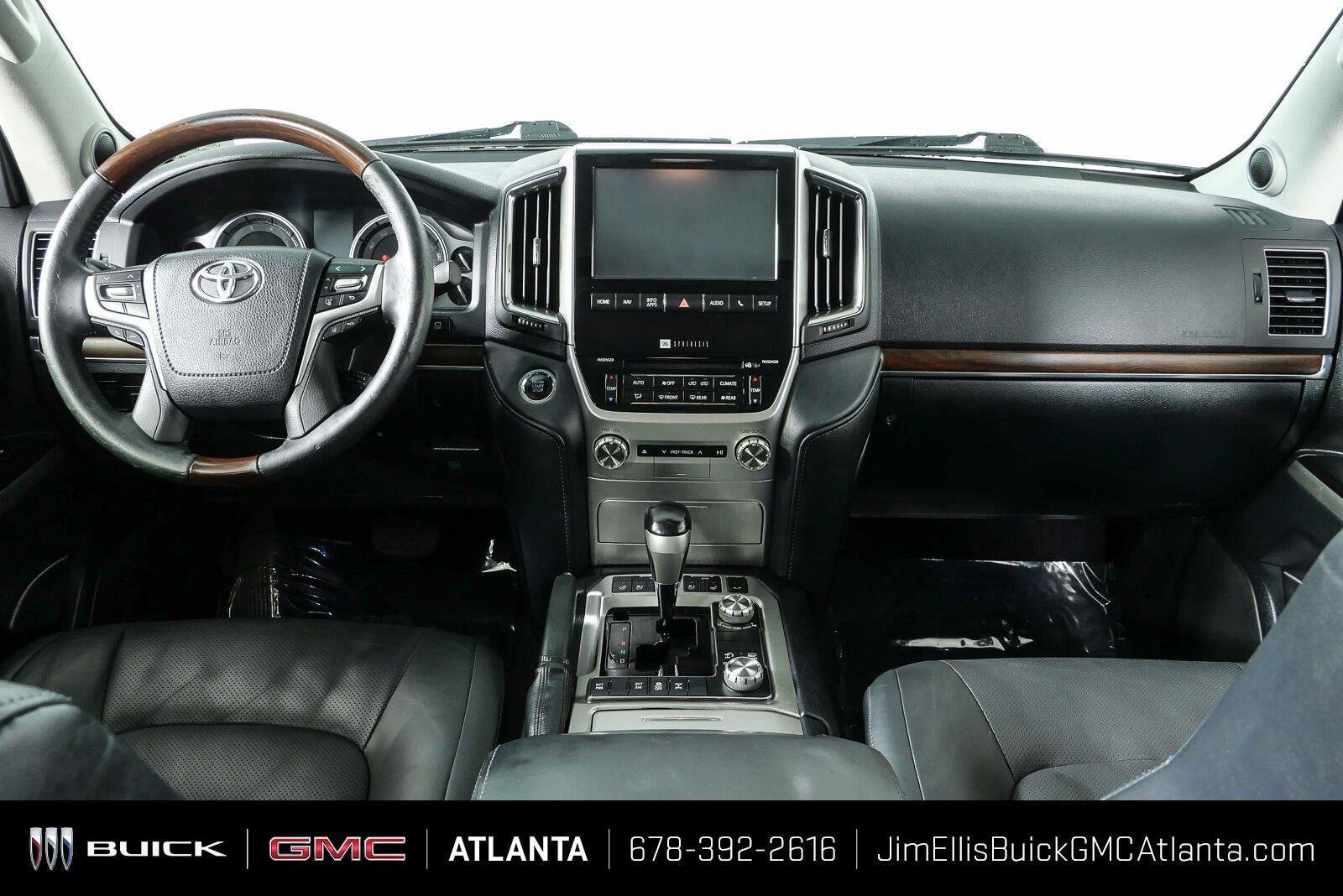 Used 2017 Classic Silver Metallic Toyota Base image 22