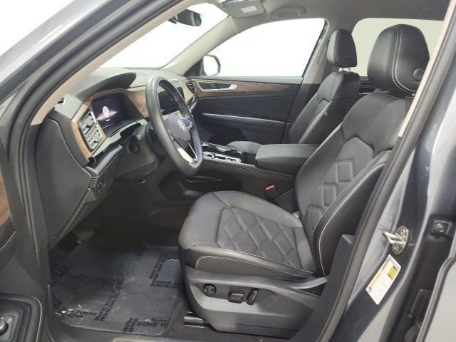Used 2024 Platinum Gray Metallic Volkswagen 2.0T SE w/Technology image 19