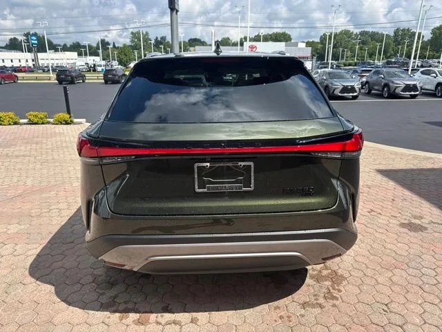 New 2026 Nori Green Pearl Lexus PREMIUM PLUS image 9