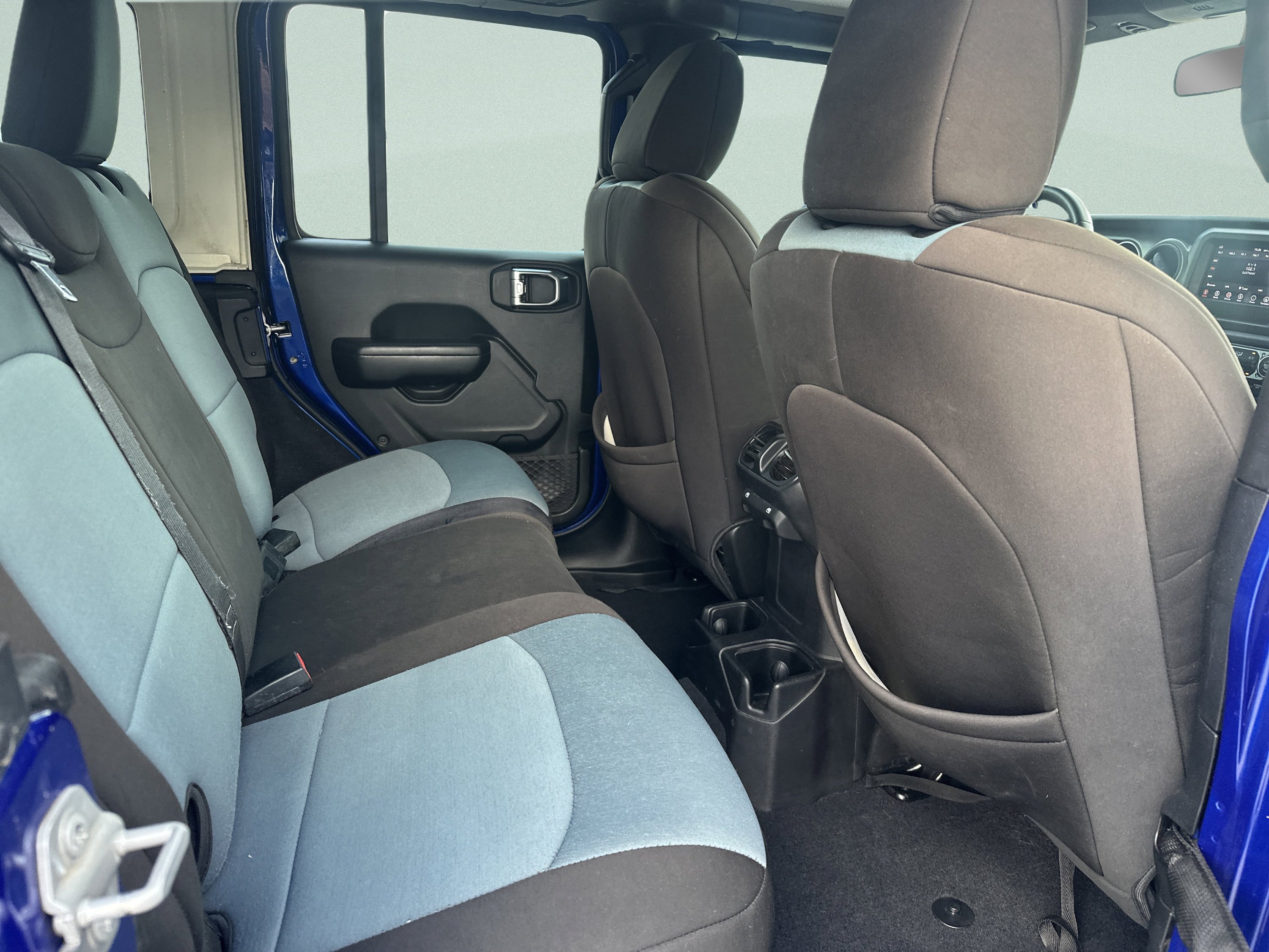 Used 2018 Ocean Blue Metallic Clearcoat Jeep Unlimited Sport S image 13