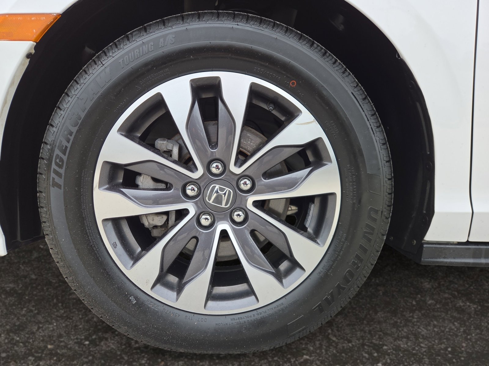 2023 Honda Odyssey EX-L - Photo 14