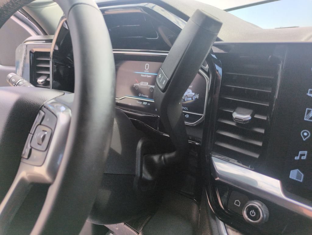 Used 2023 SUMMIT WHITE Chevrolet LT image 23