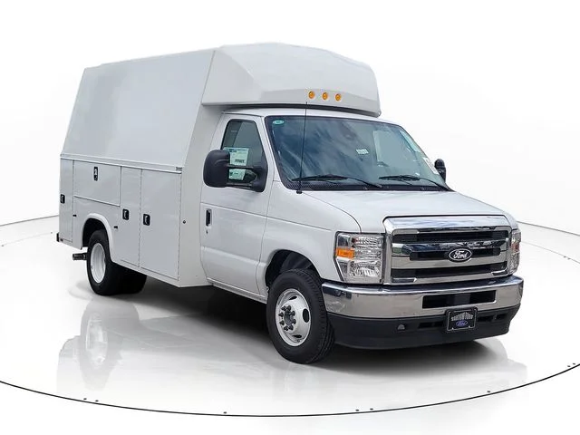New 2027 Oxford White Ford Base image 3