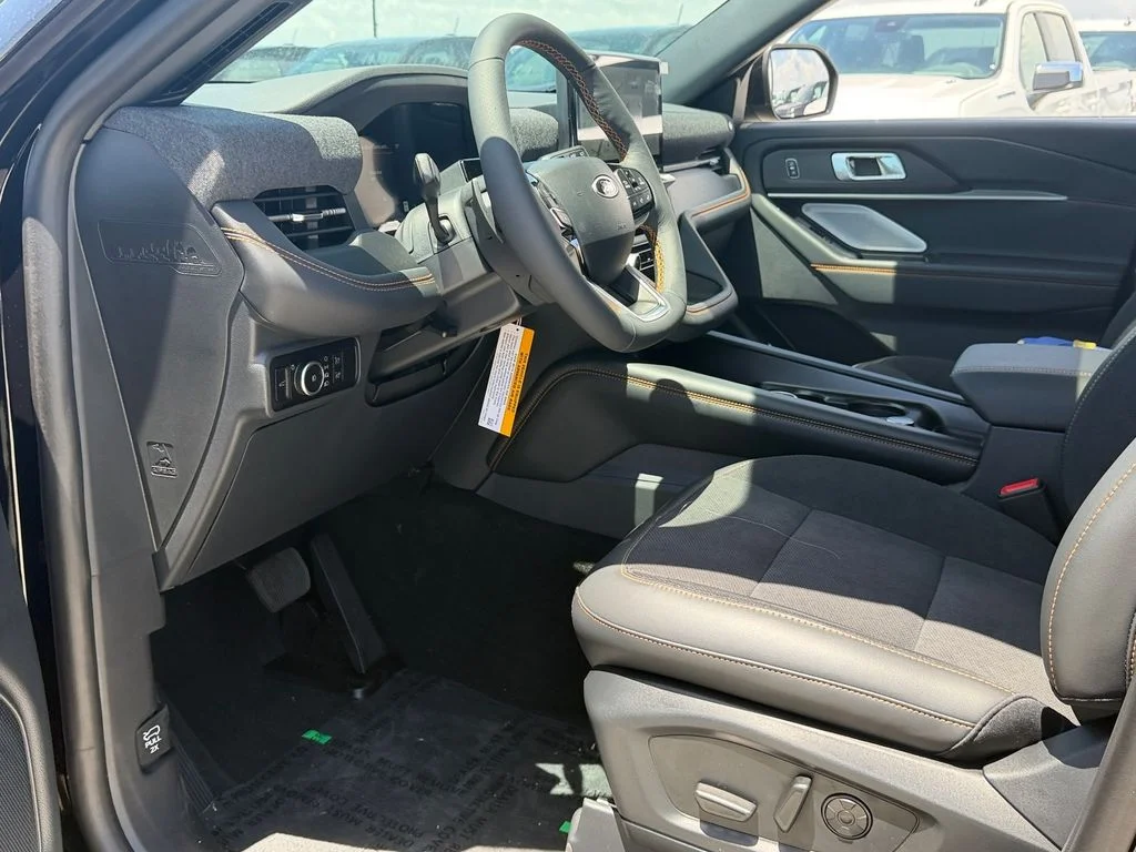 New 2026 Agate Black Metallic Ford Tremor® image 5