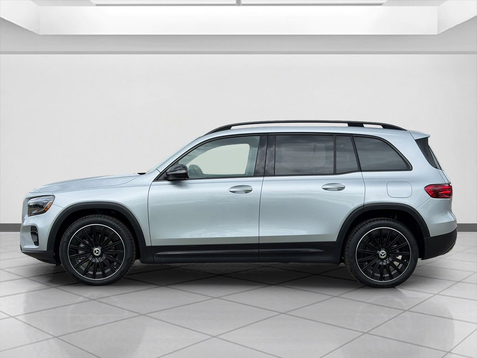 New 2026 Cirrus Silver Metallic Mercedes-Benz GLB 250 image 27