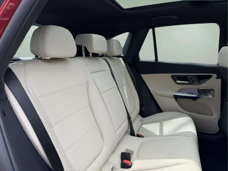 Certified Used 2026 MANUFAKTUR Patagonia Red Metallic Mercedes-Benz GLC 300 image 28