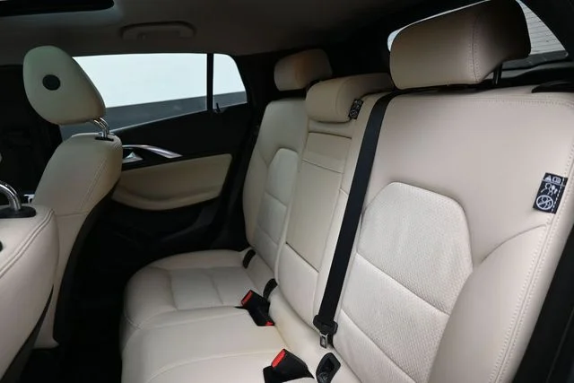 Used 2019 Black INFINITI LUXE image 14