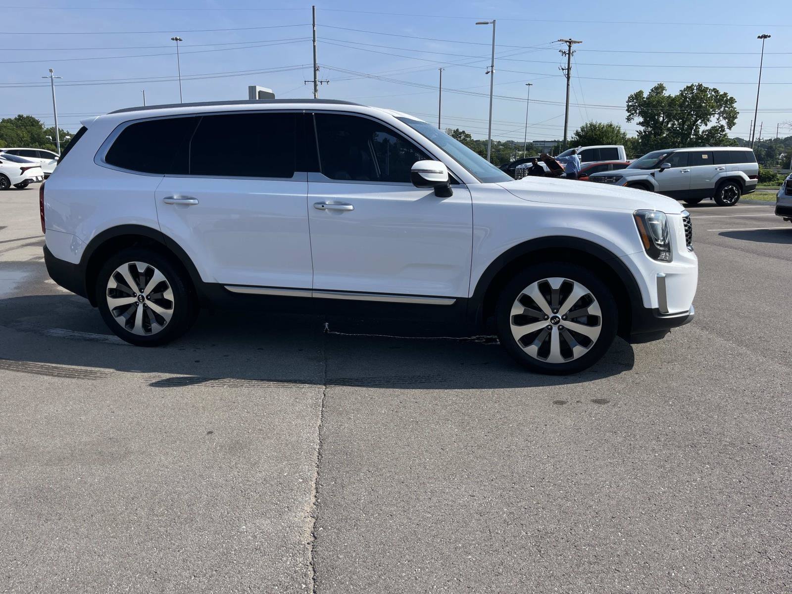 Used 2021 Glacial White Pearl Kia S image 2