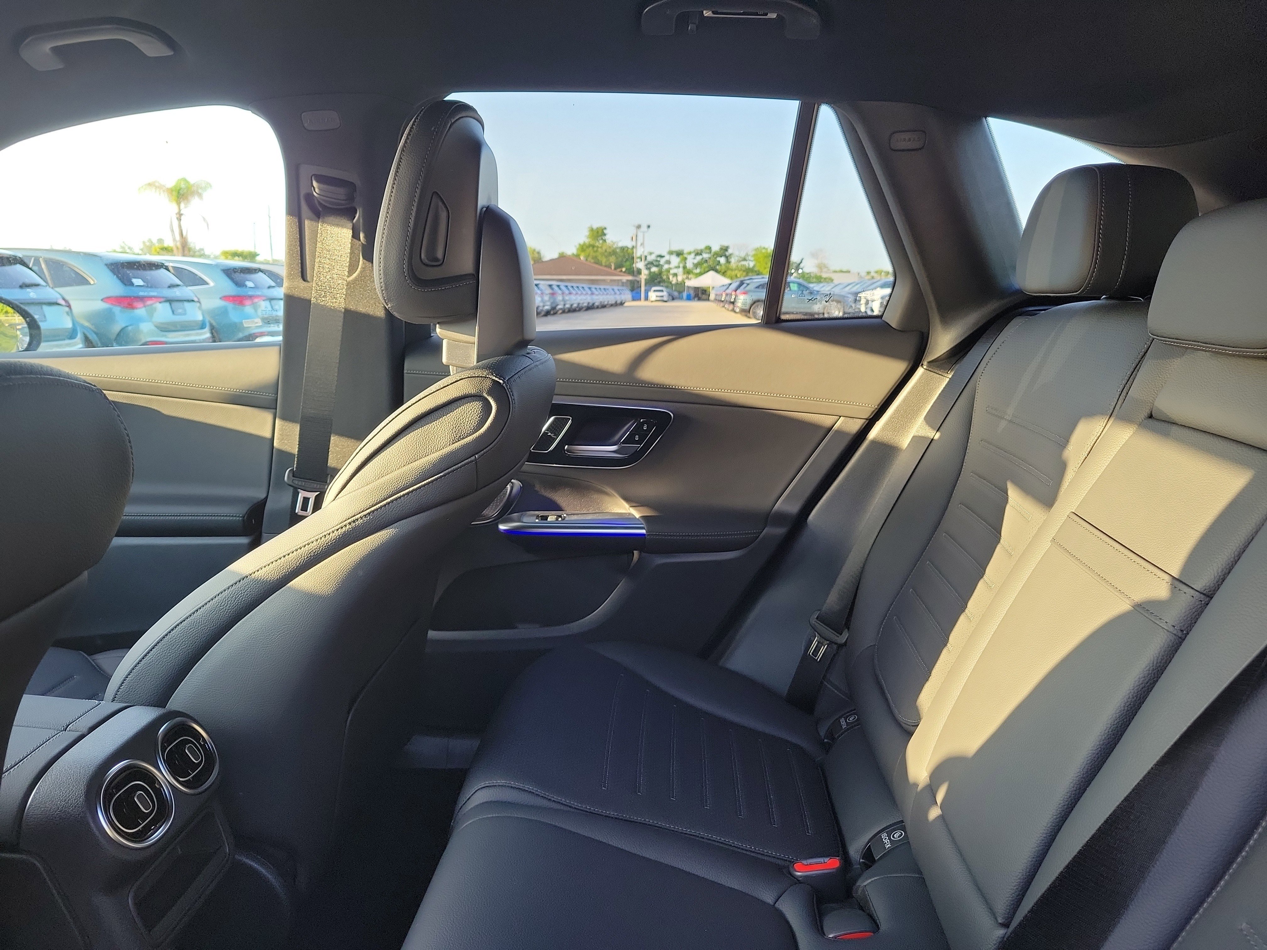 New 2026 Verde Silver Metallic Mercedes-Benz GLC 300 image 41