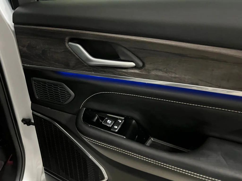 2023 Jeep Grand Cherokee Overland - Photo 59