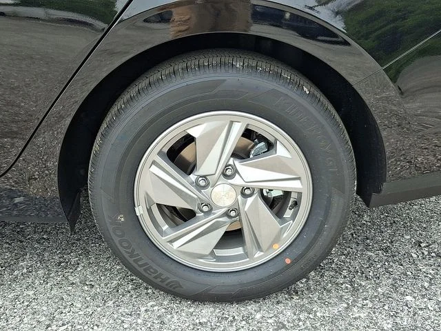 New 2026 Black Hyundai SE image 18