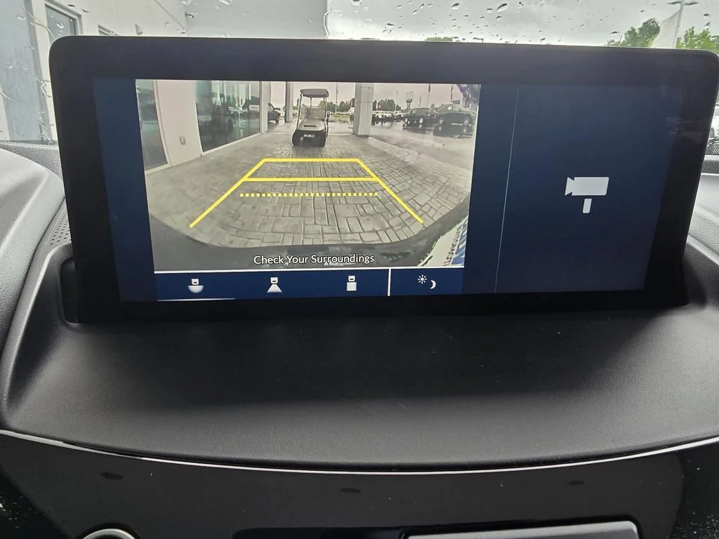 Used 2021 Majestic Black Pearl Acura Base image 15