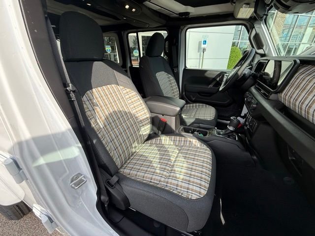 New 2026 Bright White Clear-Coat Exterior Paint Jeep 85th Anniversary Edition image 28