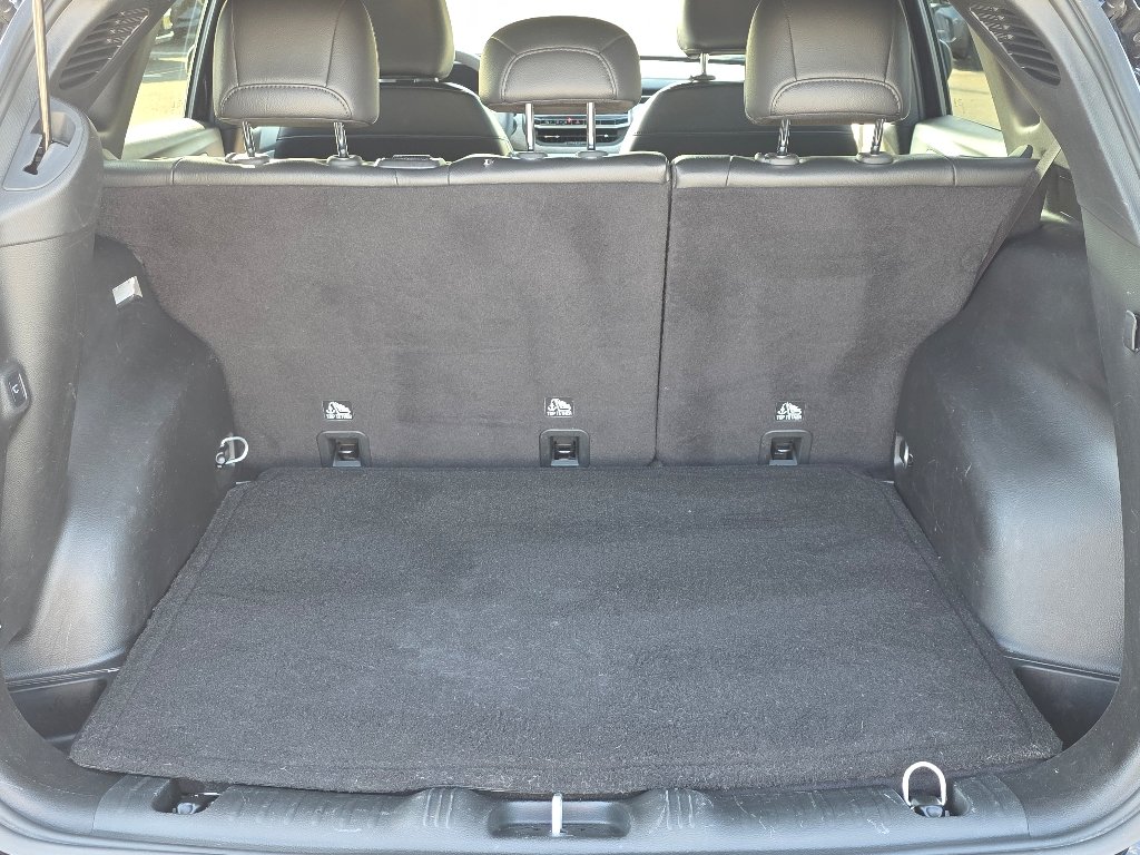 Certified Used 2023 Diamond Black Crystal Pearl Coat Jeep Latitude image 4