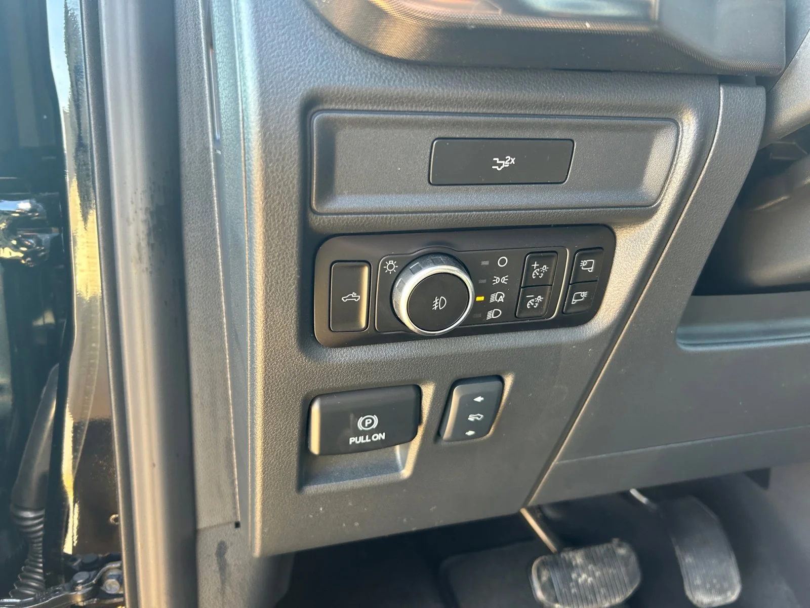 New 2026 Agate Black Metallic Ford Tremor image 15