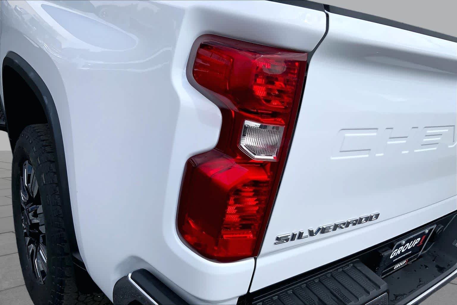 Used 2024 Summit White Chevrolet LT image 29