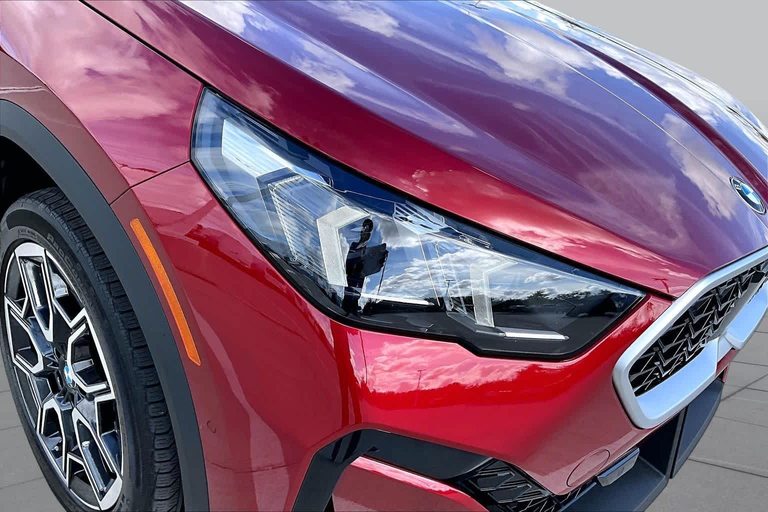 Used 2026 Vegas Red Metallic BMW xDrive28i image 26