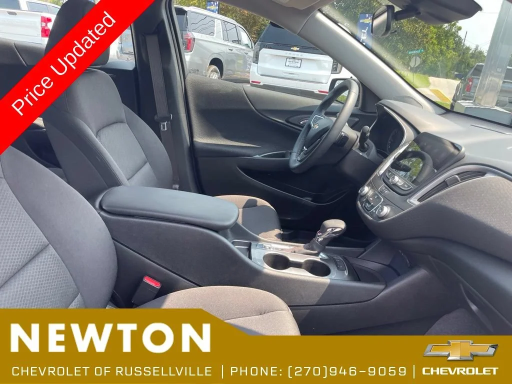 Used 2025 Mosaic Black Metallic Chevrolet RS image 20