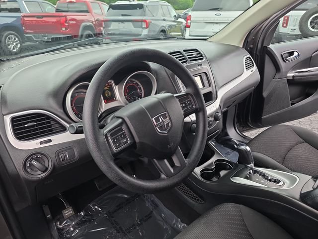 Used 2018 Gray Dodge SE image 18