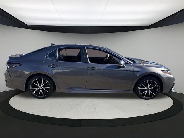 2024 Toyota Camry SE photo 3