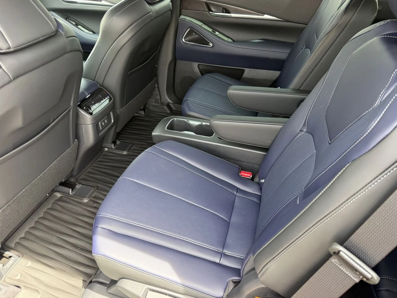 New 2026 GRAPHITE SHADOW INFINITI Sport AWD image 24