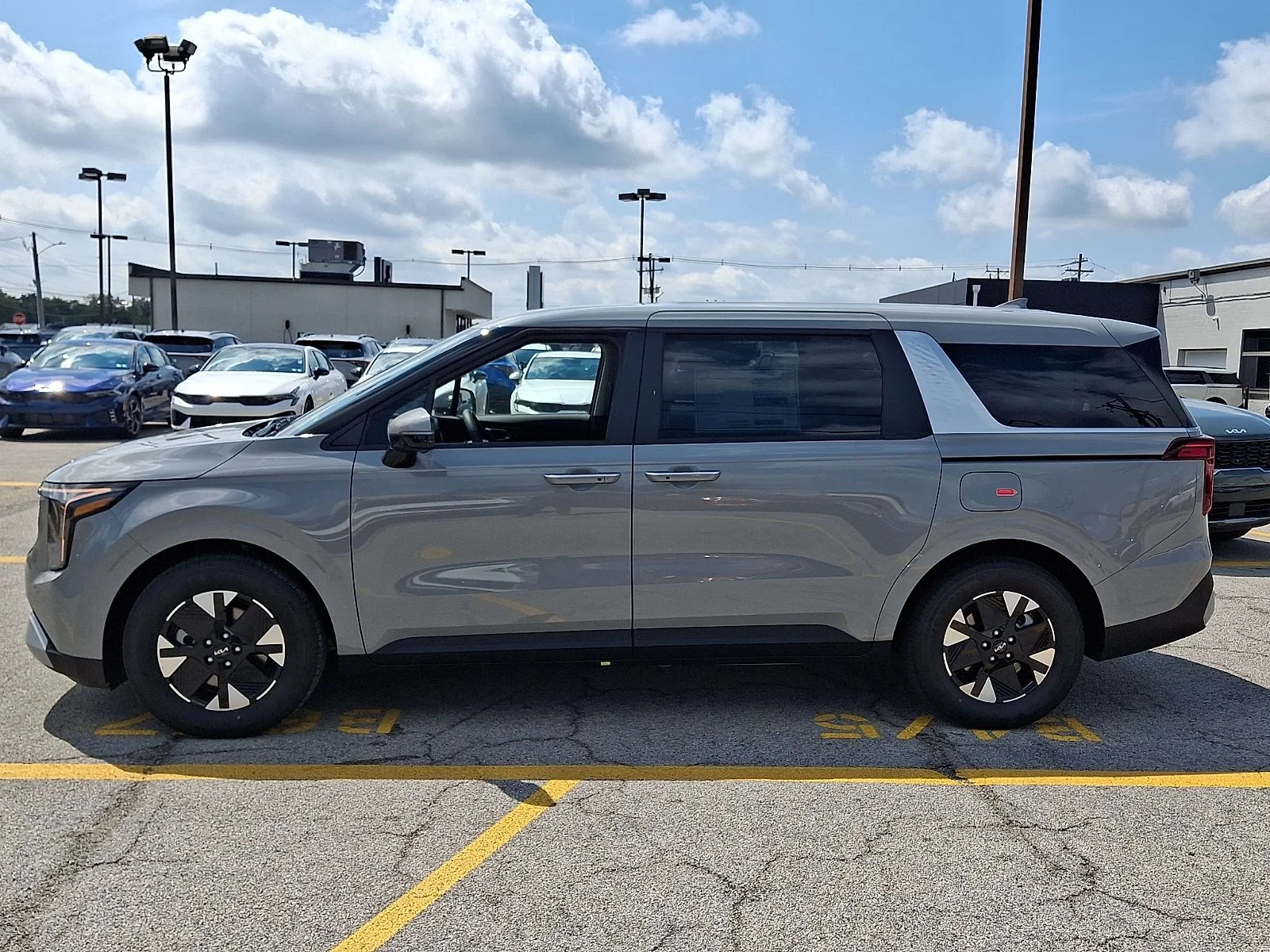 New 2027 Silver Kia LXS image 6