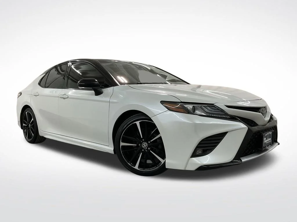 Used 2020 Midnight Black Metallic Toyota XSE image 4