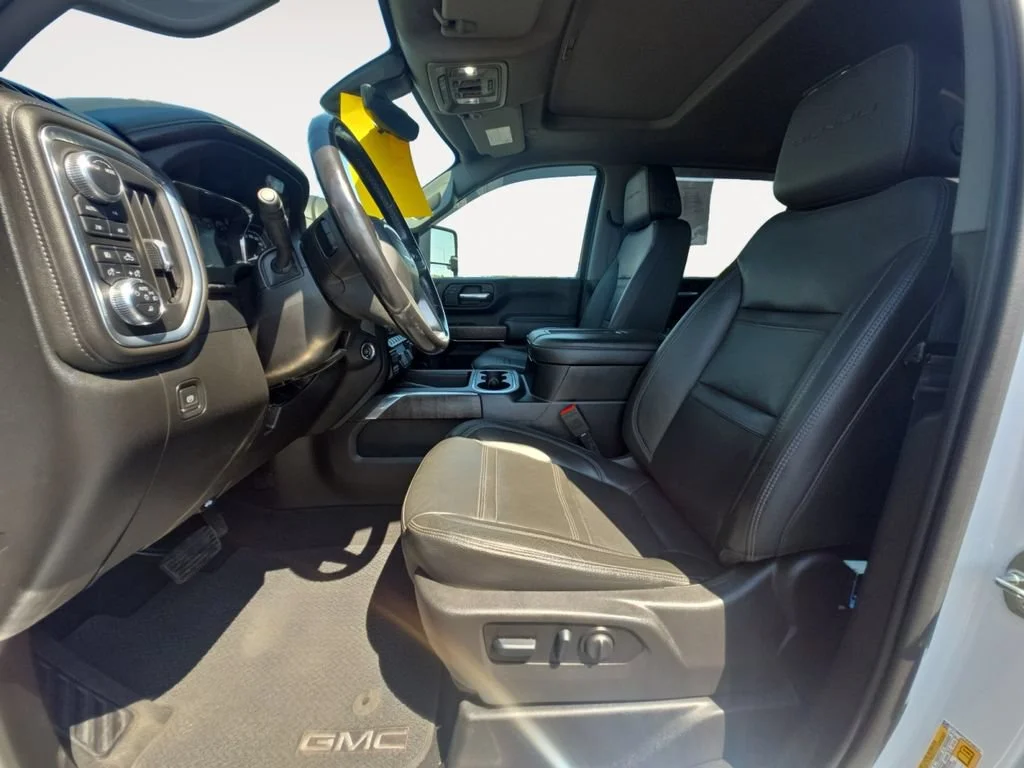 Certified Used 2022 White Frost Tricoat GMC Denali image 12