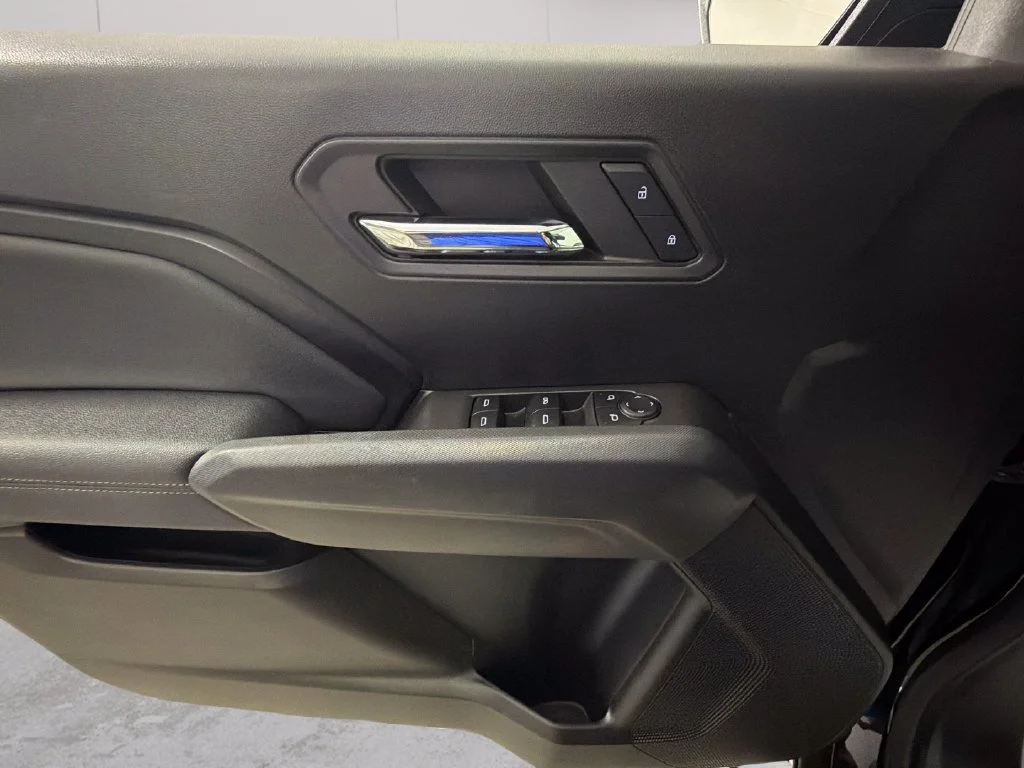 Used 2023 BLACK Chevrolet 4WD LT image 25