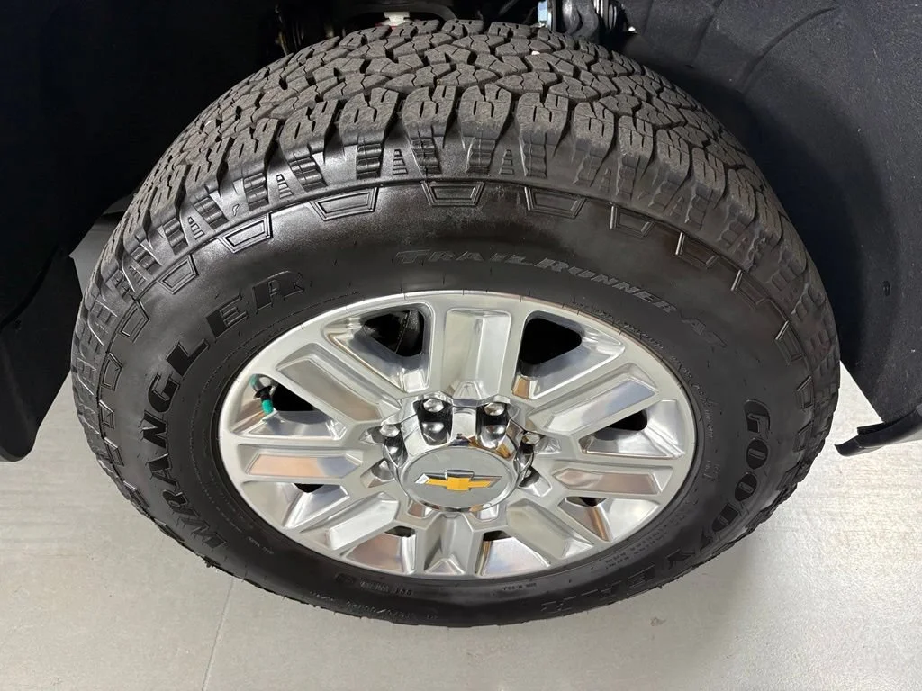 Certified Used 2025 Sterling Gray Metallic Chevrolet High Country image 12