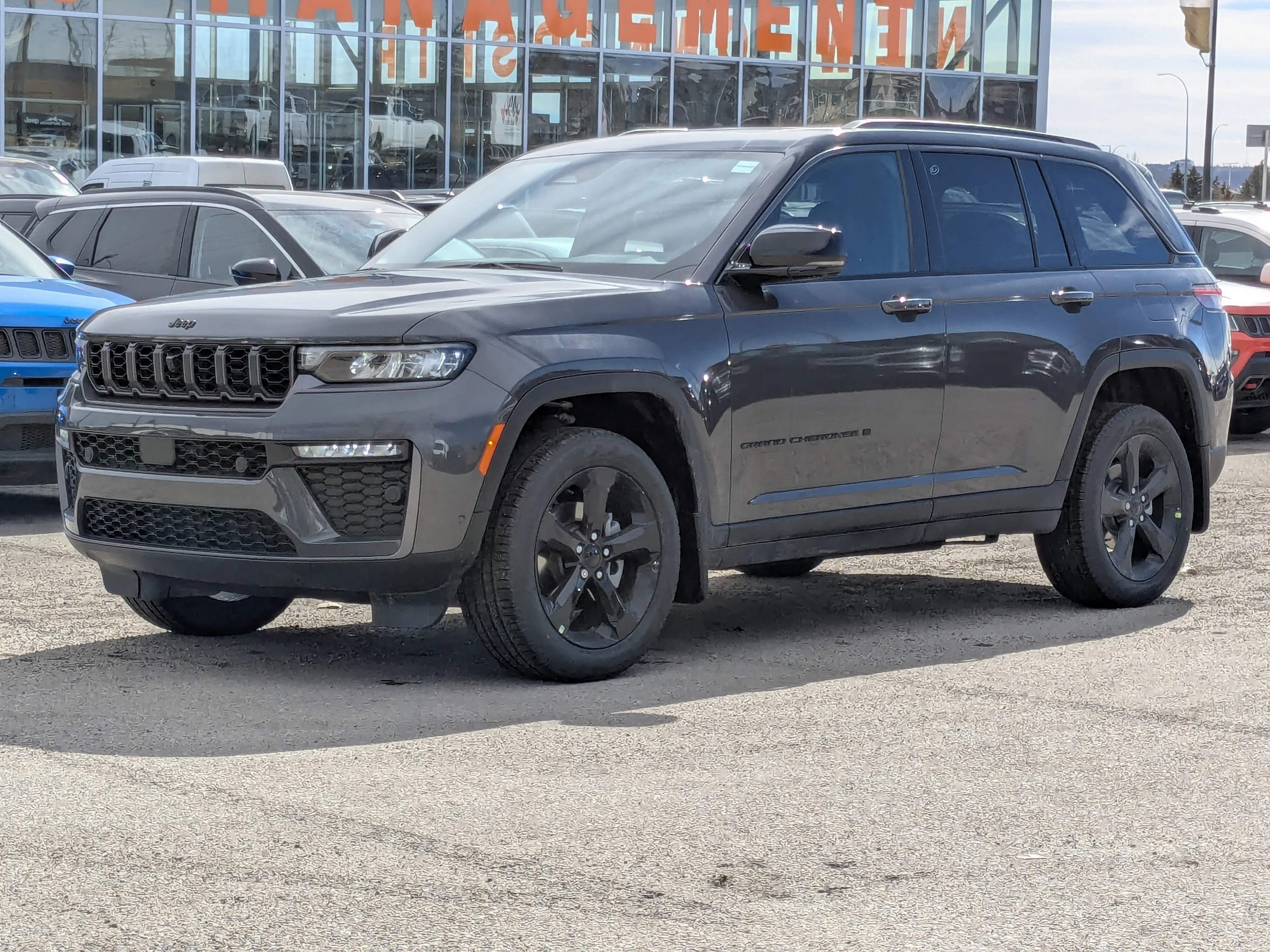 New 2026 Grey Jeep Limited - -Panoramic Sunroof - Limited Altitude Pack - 20 Gloss Black Wheels - Luxury Tch II & More image 4