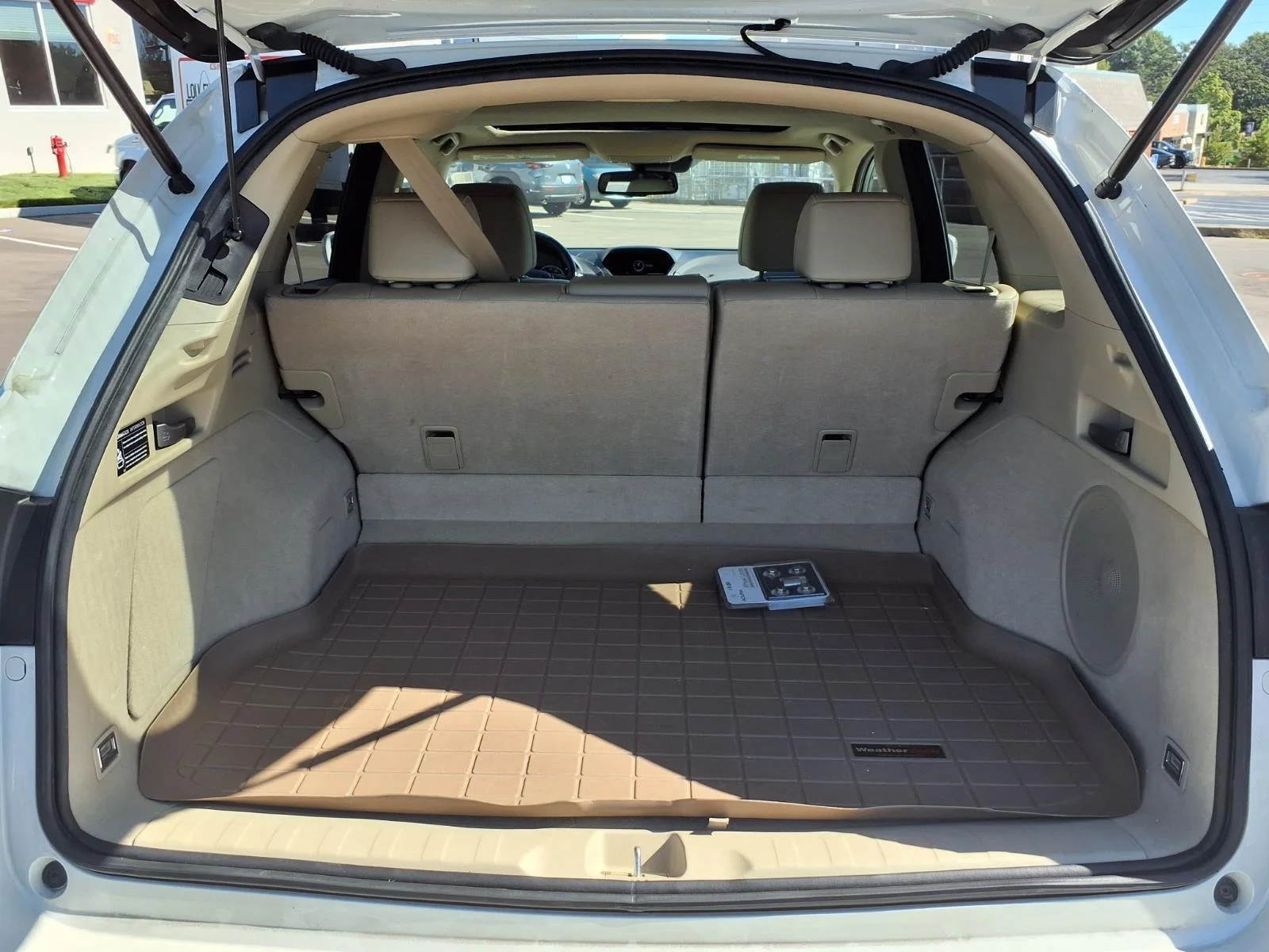 Used 2016 White Diamond Pearl Acura  image 24