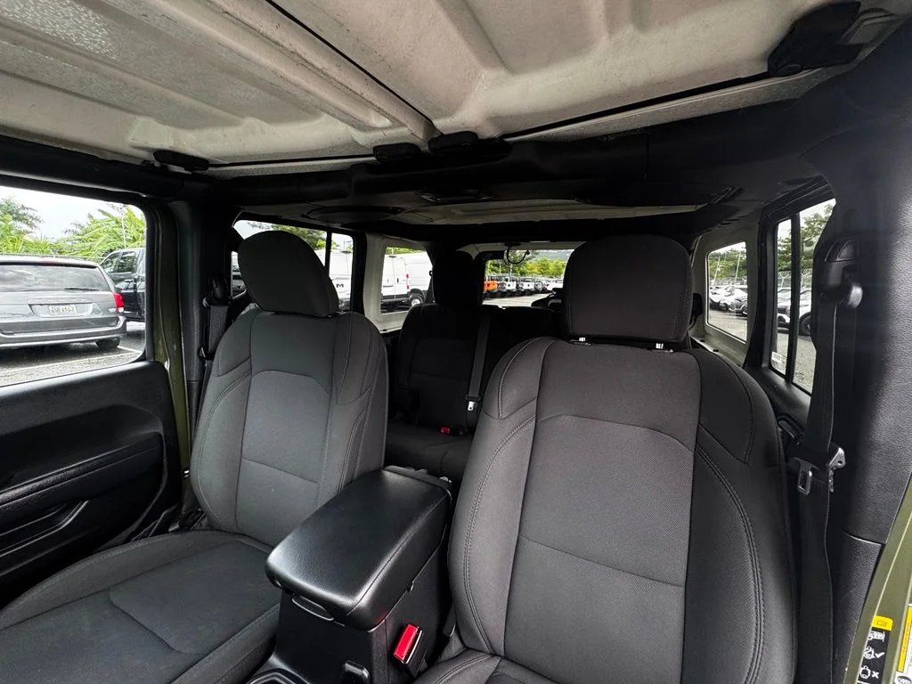 Used 2023 Green Jeep Sport S image 16