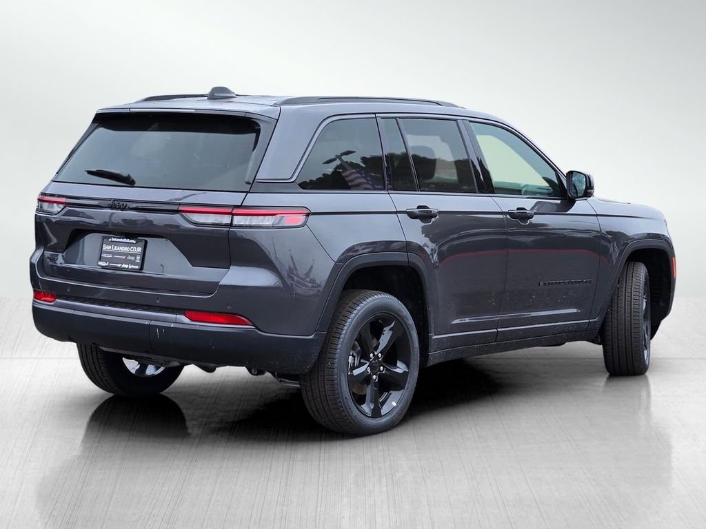 New 2026 Baltic Gray Metallic Clearcoat Jeep Limited image 4