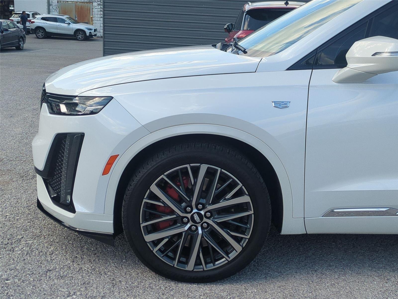 Used 2022 Crystal White Tricoat Cadillac Sport image 10