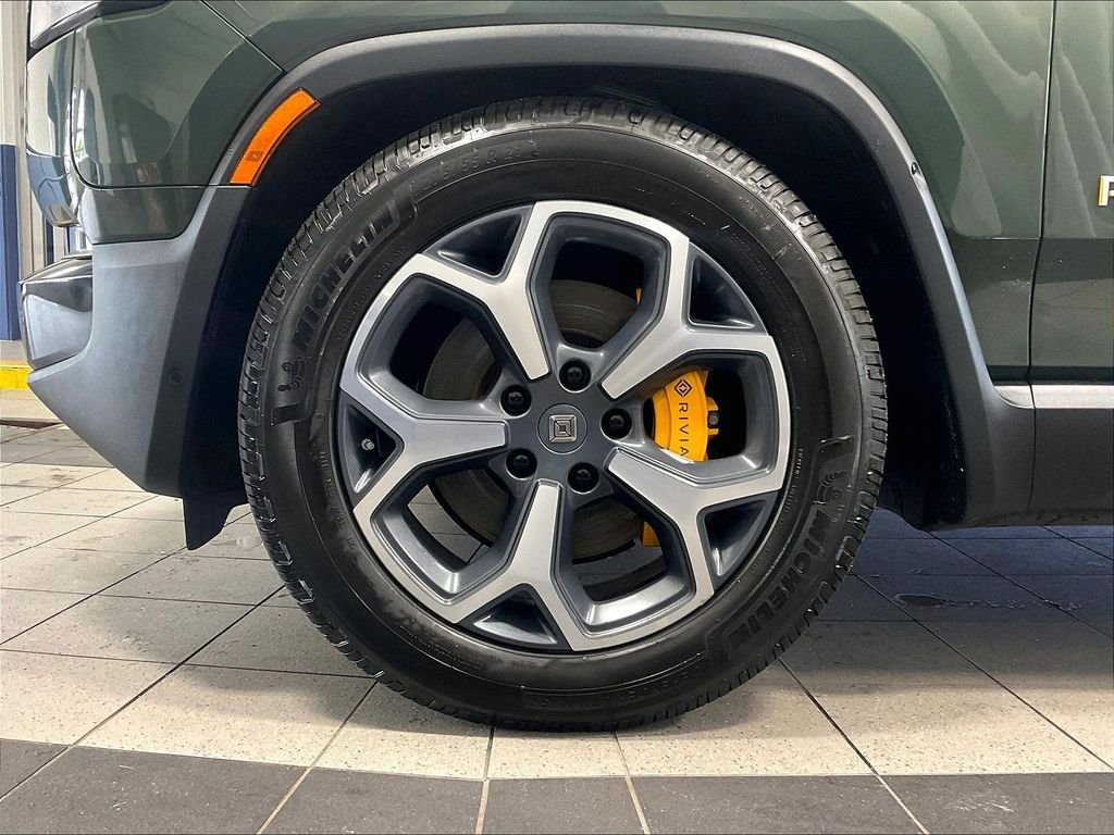 Used 2023 Green Rivian Adventure image 7