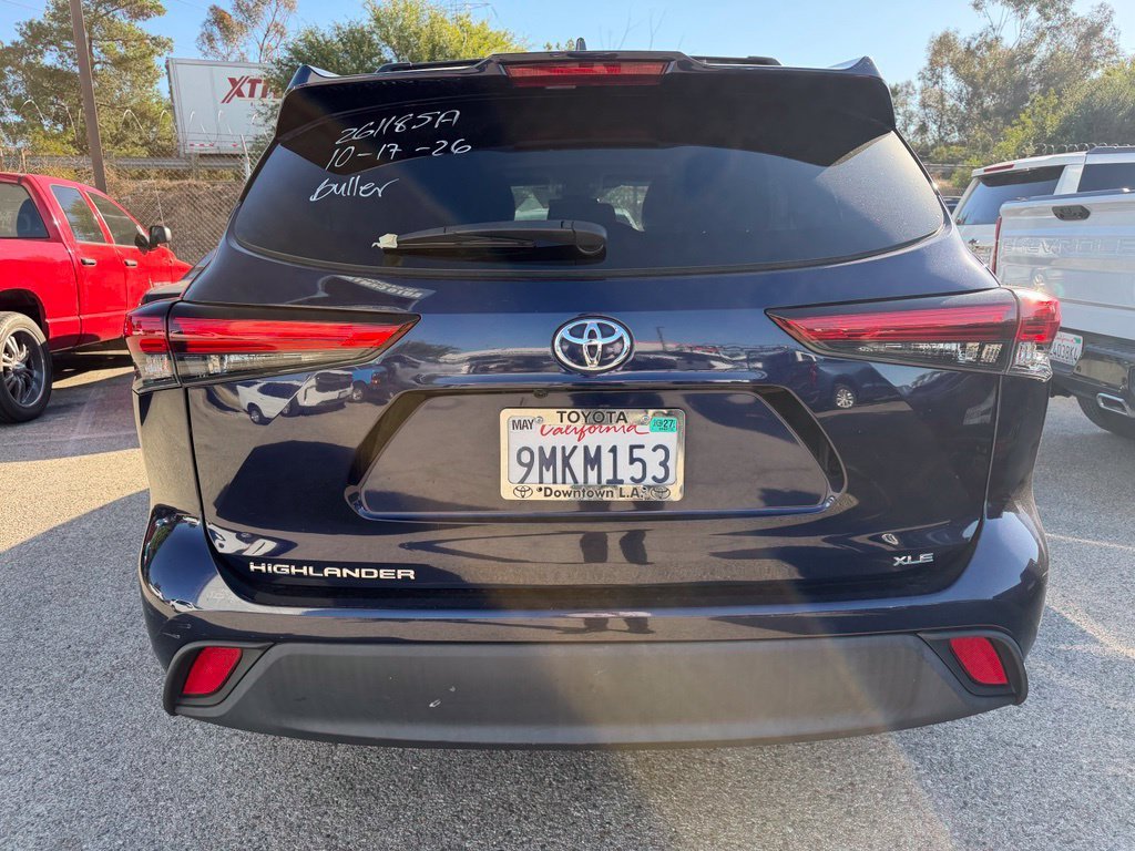 Used 2021  Toyota XLE image 4