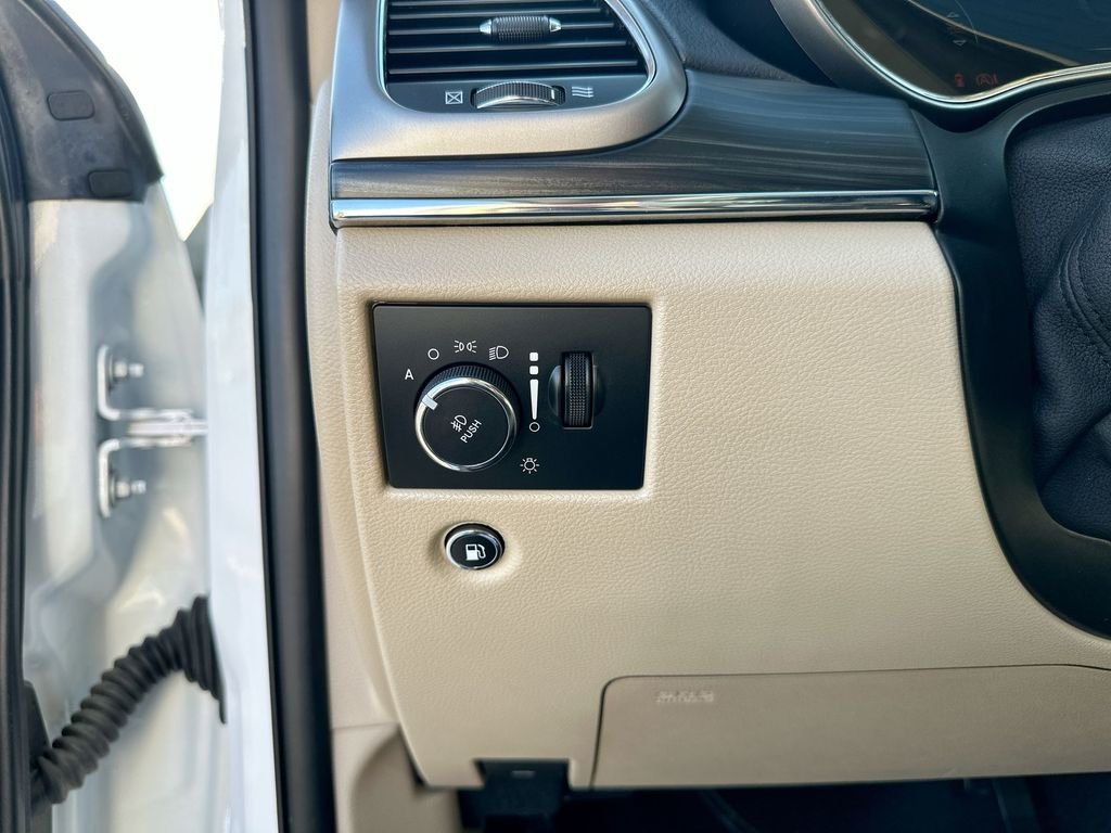 Used 2020 White Jeep Limited image 7