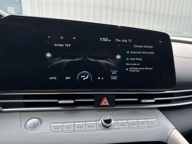 Used 2025 White Hyundai Limited image 19