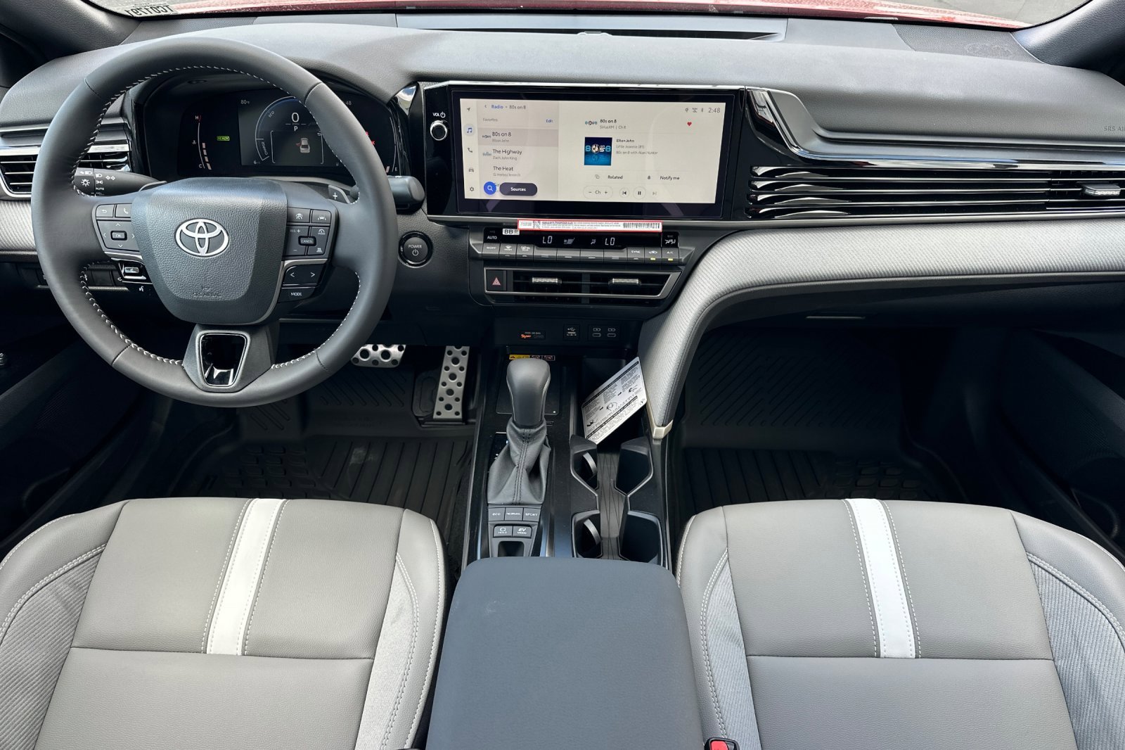 2026 Toyota Camry SE - Photo 13