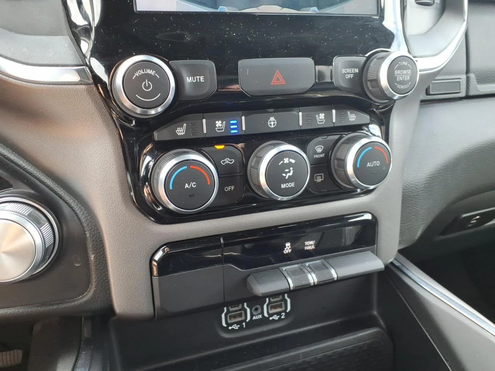 2024 Ram 1500 Laramie White at Robbins Nissan