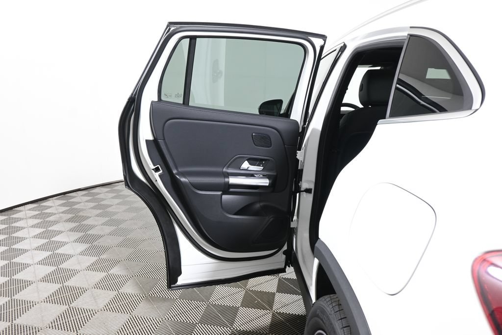 New 2026 Polar White Mercedes-Benz GLA 250 image 68