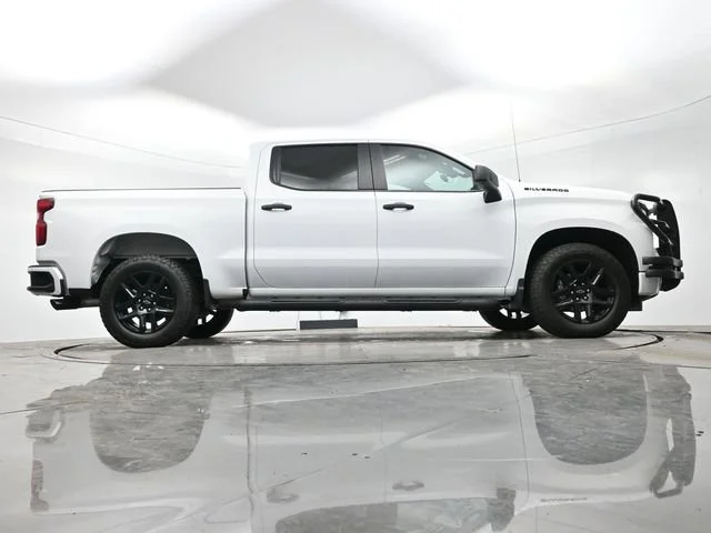 Used 2025 Summit White Chevrolet Custom image 29