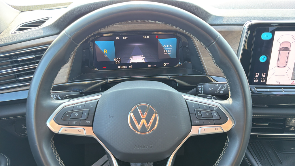 Used 2025  Volkswagen 2.0T SE w/Technology image 25