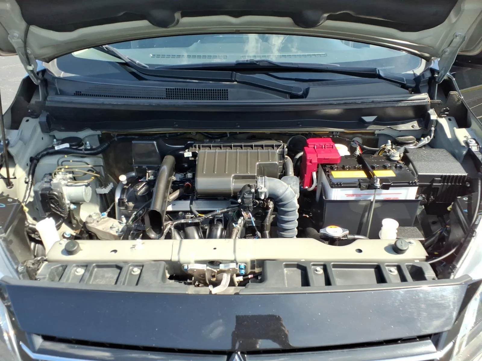 Used 2024  MITSUBISHI  image 27