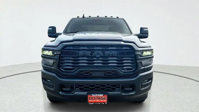 New 2026 Diamond Black Crystal Pearl-Coat Exterior Paint RAM Tradesman image 4