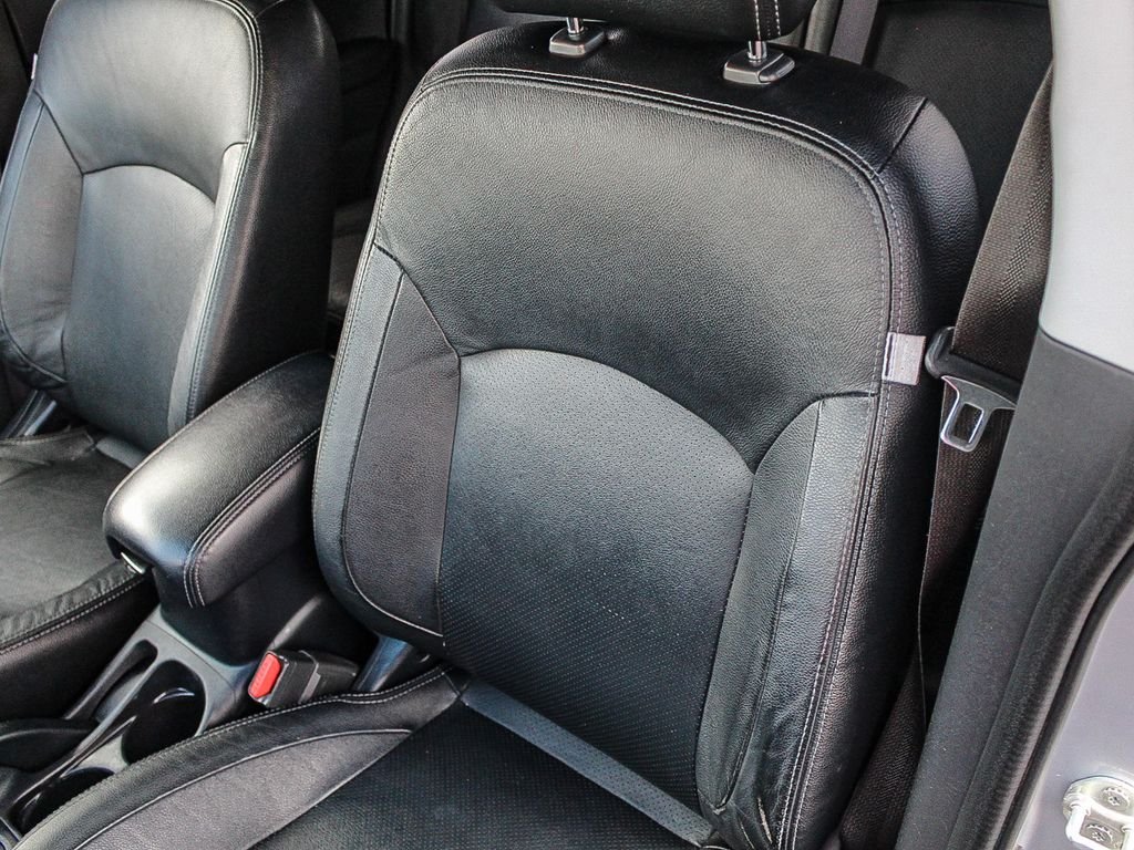 Used 2017  Mitsubishi SEL image 27