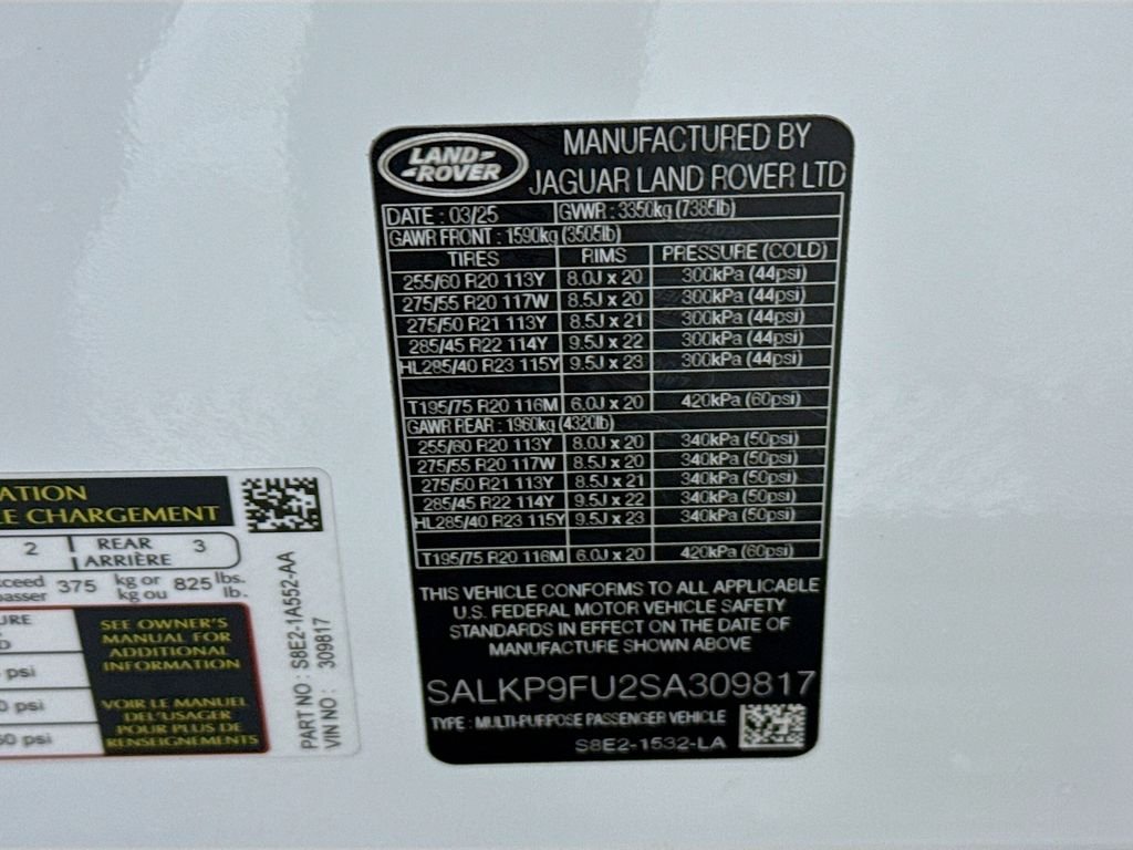 New 2025 Fuji White Land Rover SE image 33