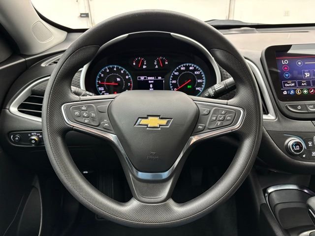 Used 2024 Summit White Chevrolet LT image 18